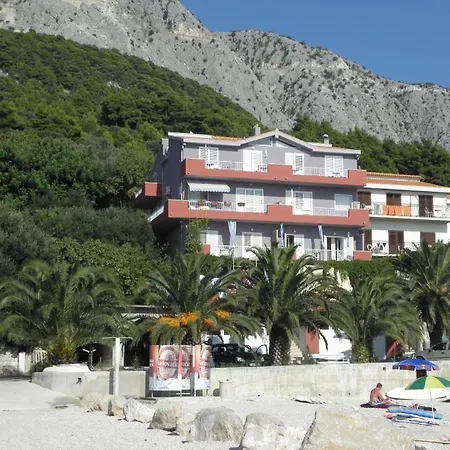 Beachfront Caklje