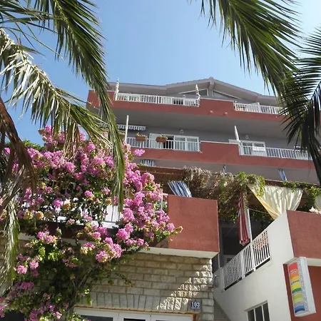 Beachfront Caklje Apartmán